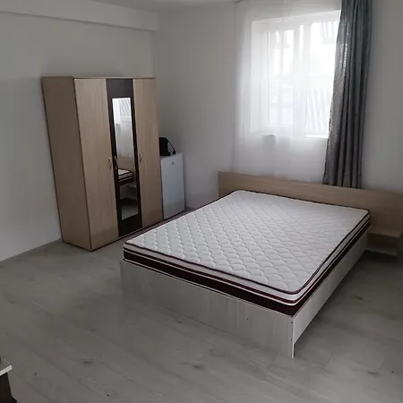 Max Night Dreams Bucureşti